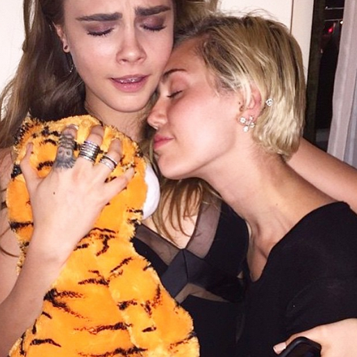 Cara och Miley återförenas. Cara och Miley återförenas.